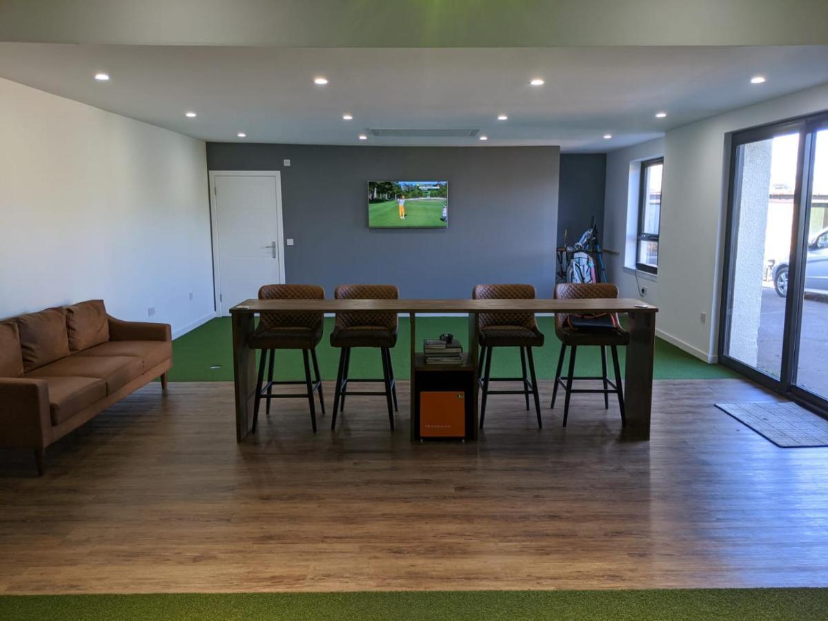 Golfers Dream Guest Suite With Onsite Golf Studio Available For Booking By Guests Strathkinness 外观 照片