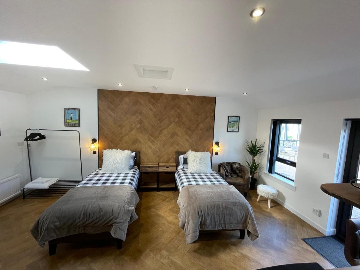 Golfers Dream Guest Suite With Onsite Golf Studio Available For Booking By Guests Strathkinness 外观 照片